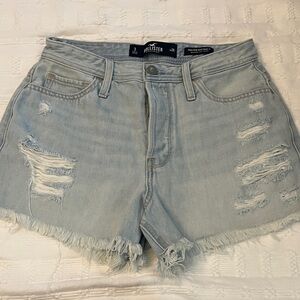 Hollister High Rise Mom Short 26 3inch